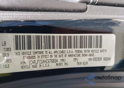 2017 Jeep Grand Cherokee Overland 4X4 z USA, uszkodzony, nr VIN 1C4RJFCG4HC676834